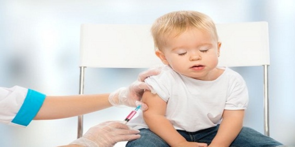 Vaccinarea bebelușului: Argumente pro și contra