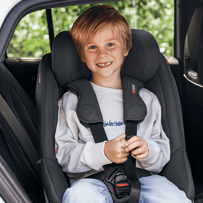 Poza cu Scaun auto rotativ BeSafe Beyond 360 Negru SoftBreeze - Siguranță și confort pentru copii până la 6 ani