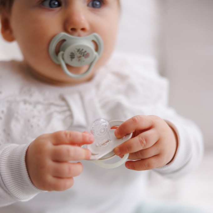 Poza cu Suzetă anatomică din silicon 0-6 m, Babyono, 1670/01