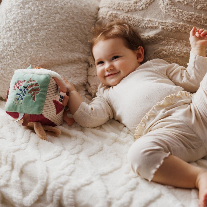 Poza cu Jucarie cub activitati Iepurasul Karo Babyono 1683