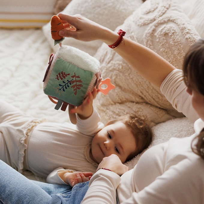 Poza cu Jucarie cub activitati Iepurasul Karo Babyono 1683