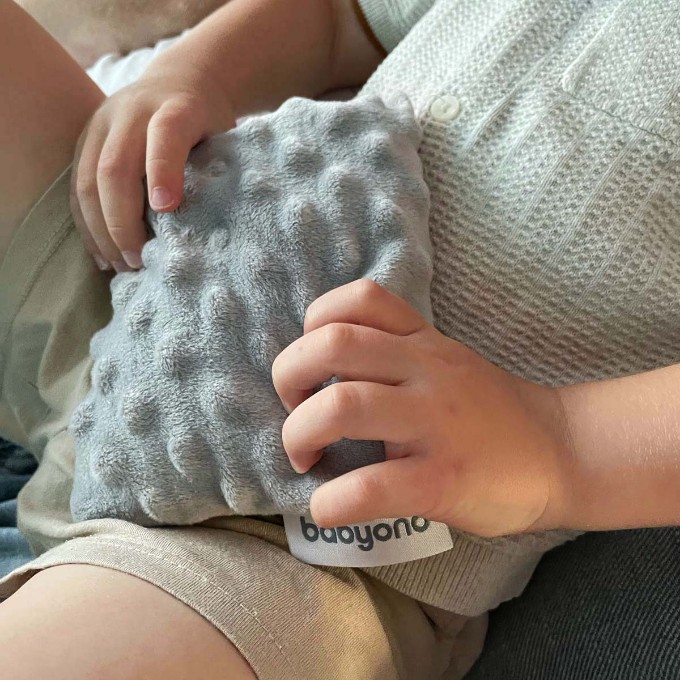 Poza cu Perna cu samburi de cirese ameliorare durere gri Babyono 796/02