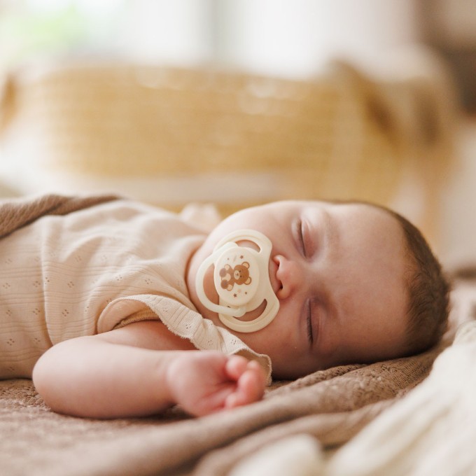 Poza cu Suzetă anatomică din silicon 0-6 m, Babyono, 1670/01