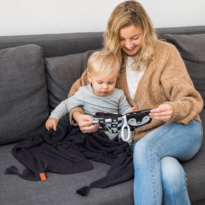 Poza cu Carte educativa senzoriala alb si negru Babyono 542