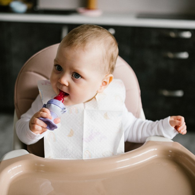 Poza cu Dispozitiv hranire copii cu rasucire Babyono floare mov 1542