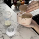 Poza cu Dozator portabil pentru lapte praf si hrana Babyono roz 1544